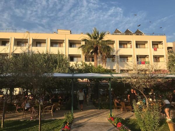 Dikelya Hotel ディキリ エクステリア 写真